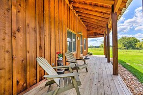 Greenfield Cabin w/ Screened-in Porch & Fire Pit!