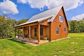 Greenfield Cabin w/ Screened-in Porch & Fire Pit!
