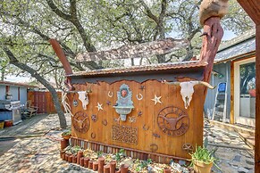 Kerrville Vacation Rental w/ Colorful Courtyard!