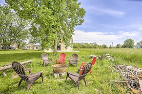 Historic Ottawa Lake House: Deck, Barn + 96 Acres!