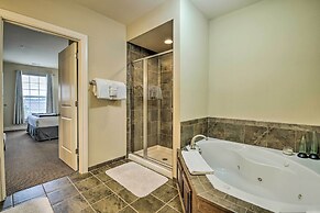 Inviting Branson Condo w/ Outdoor Dining Area