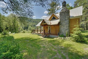 Killington Area Escape w/ Deck, Views & Hot Tub!