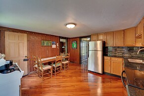 Killington Area Escape w/ Deck, Views & Hot Tub!