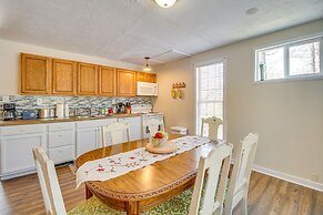 Homey Luray Cabin w/ Fire Pit & Deck!