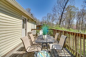 Homey Luray Cabin w/ Fire Pit & Deck!