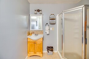 Homey Luray Cabin w/ Fire Pit & Deck!