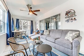 Sunroom, Fireplace: Lakefront Branson Condo