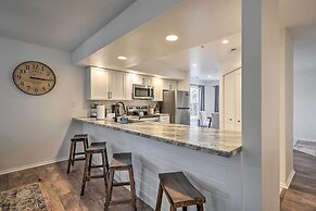 Sunroom, Fireplace: Lakefront Branson Condo