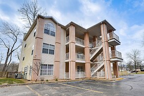 Sunroom, Fireplace: Lakefront Branson Condo