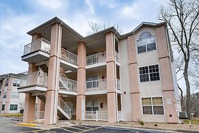 Sunroom, Fireplace: Lakefront Branson Condo