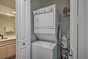 Sunroom, Fireplace: Lakefront Branson Condo