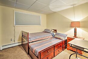 Lakefront Fairbanks Unit, 1 Mile to Pioneer Park!