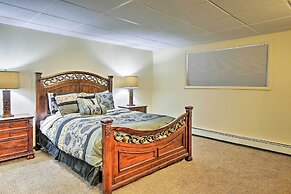 Lakefront Fairbanks Unit, 1 Mile to Pioneer Park!