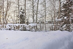 Lakefront Fairbanks Unit, 1 Mile to Pioneer Park!