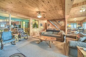 Waterfront Lake Pleasant Getaway w/ Kayaks, Grill!