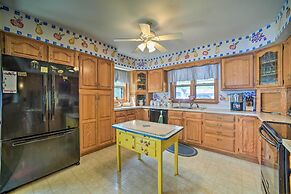 Waterfront Lake Pleasant Getaway w/ Kayaks, Grill!