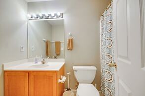 Lakefront Osage Beach Condo: Balcony & Pool Access