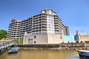 Lakefront Osage Beach Condo: Balcony & Pool Access