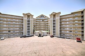 Lakefront Osage Beach Condo: Balcony & Pool Access