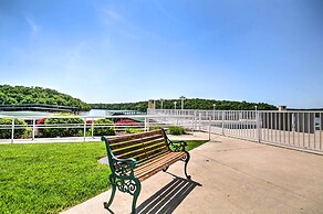 Lakefront Osage Beach Condo: Balcony & Pool Access