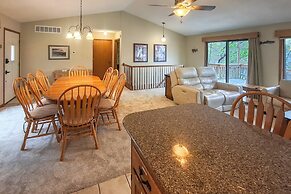 Boat Dock! Lakefront Group Getaway in Eldon