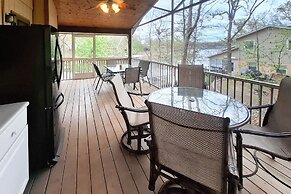 Boat Dock! Lakefront Group Getaway in Eldon
