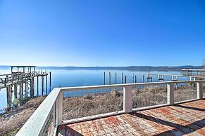 Lakefront Sanctuary w/ Mount Konocti Views