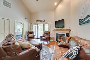 Condo w/ Lake Views: 5 Mi to Branson Strip!