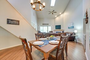 Condo w/ Lake Views: 5 Mi to Branson Strip!