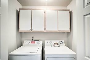 Condo w/ Lake Views: 5 Mi to Branson Strip!