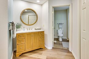 Condo w/ Lake Views: 5 Mi to Branson Strip!