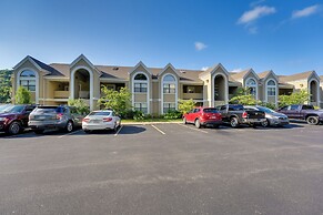 Condo w/ Lake Views: 5 Mi to Branson Strip!