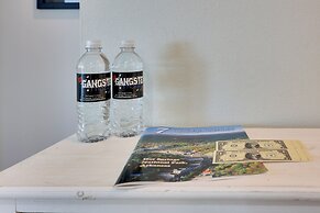 Pool & Lake Hamilton Access: Hot Springs Condo!