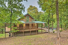 Lakefront Hideaway in Scranton: Spacious Deck