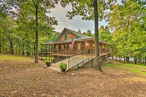 Lakefront Hideaway in Scranton: Spacious Deck
