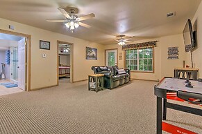 Lakefront Hideaway in Scranton: Spacious Deck