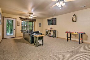 Lakefront Hideaway in Scranton: Spacious Deck