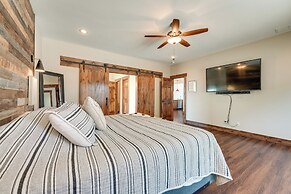 Luxe Table Rock Lake Vacation Rental With Hot Tub!