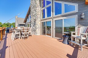 Luxe Table Rock Lake Vacation Rental With Hot Tub!