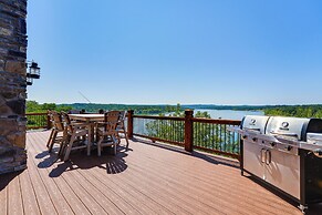 Luxe Table Rock Lake Vacation Rental With Hot Tub!