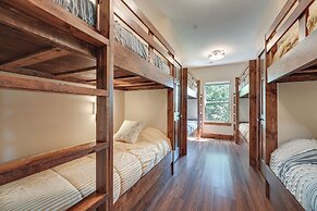 Luxe Table Rock Lake Vacation Rental With Hot Tub!