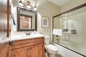 Luxe Table Rock Lake Vacation Rental With Hot Tub!
