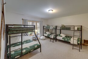 Rustic Tustin Cabin on 7 Acres w/ Fire Pit & Porch