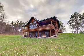 Rustic Tustin Cabin on 7 Acres w/ Fire Pit & Porch