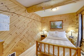 Rustic Tustin Cabin on 7 Acres w/ Fire Pit & Porch