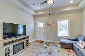 Lovely Vacation Home ~ 1 Mi to Ocean Isle Beach!