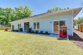 Lovely Vacation Home ~ 1 Mi to Ocean Isle Beach!