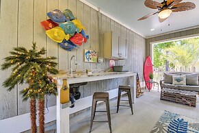 Lovely Vacation Home ~ 1 Mi to Ocean Isle Beach!