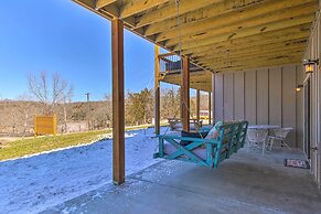 Lampe Retreat w/ Pool Access - Walk to Lake!