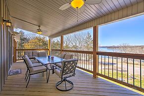 Lampe Retreat w/ Pool Access - Walk to Lake!